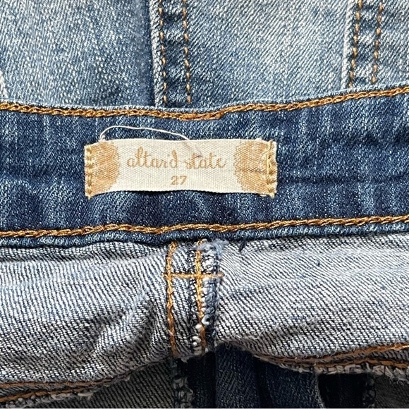 Altar’d State Women’s Blue Denim Shorts Size 27 Raw Hem Crochet Detail Stretchy - Picture 7 of 8